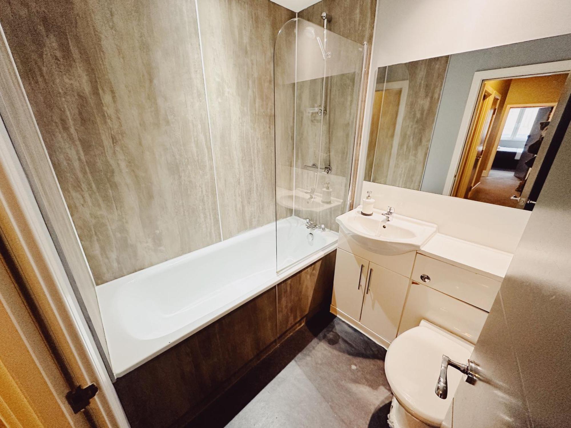 3 Bedroom Apartment In The Heart Of Newcastle - Modern - Sleeps 6 外观 照片